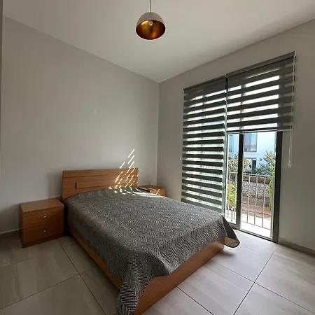 Апартаменты Kibris Town House Menekse Aglantzia