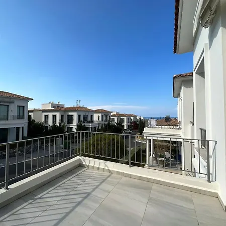 Kibris Town House Menekse Aglantzia