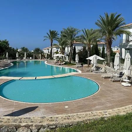 Appartement Kibris Town House Menekse Aglantzia