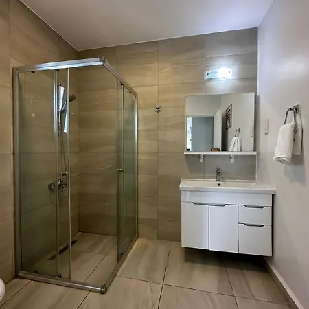 Kibris Town House Menekse Апартаменты Aglantzia