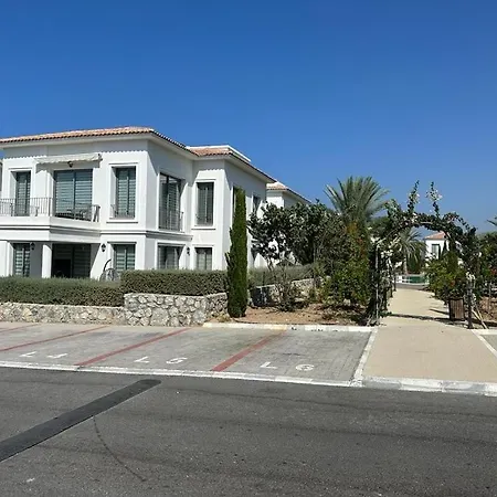 Kibris Town House Menekse Апартаменты *