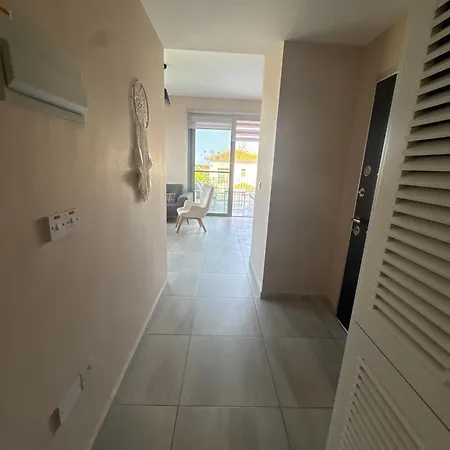 Апартаменты Kibris Town House Menekse Aglantzia