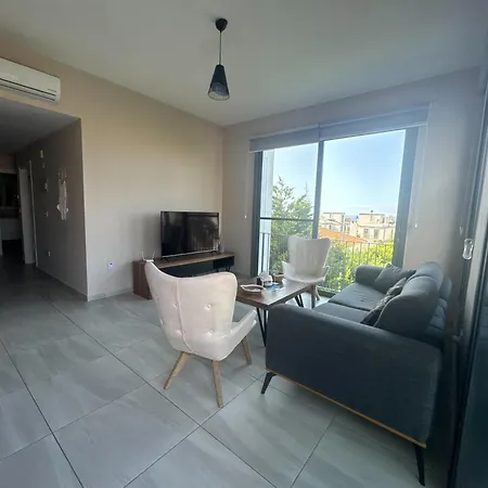 Kibris Town House Menekse Aglantzia