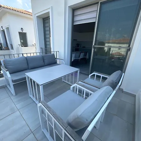 Апартаменты Kibris Town House Menekse *