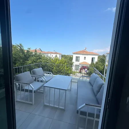 Апартаменты Kibris Town House Menekse *