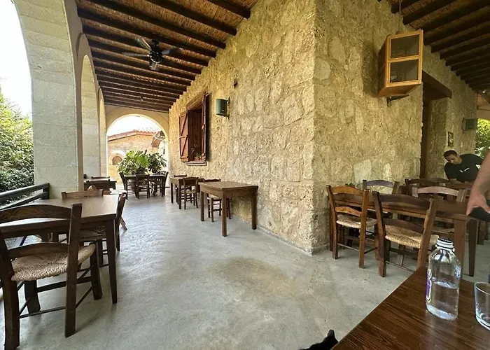 Kibris Town House Menekse *
